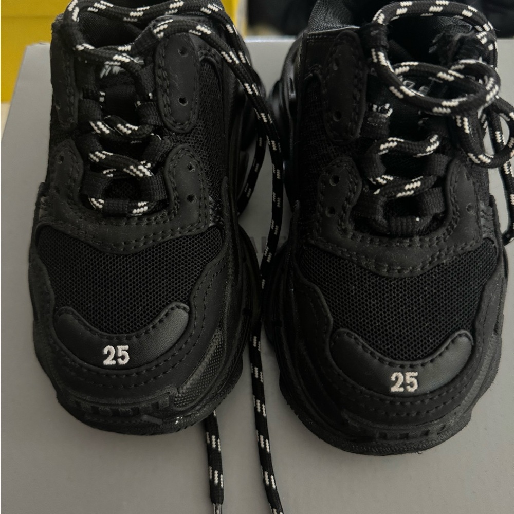 Toddlers Balenciaga triple s Black